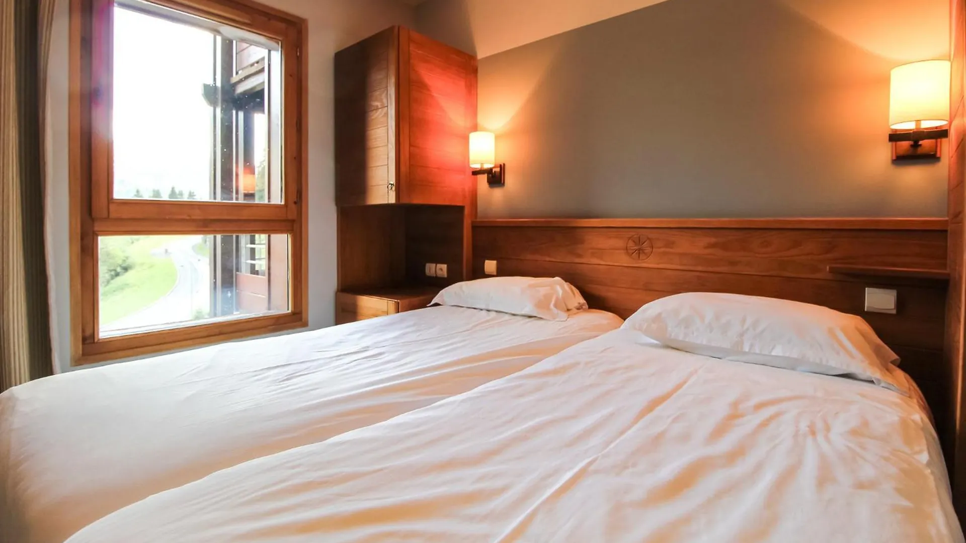 Stunning 3-Bedroom Apartment With Mountain Views Flaine 0*,  France