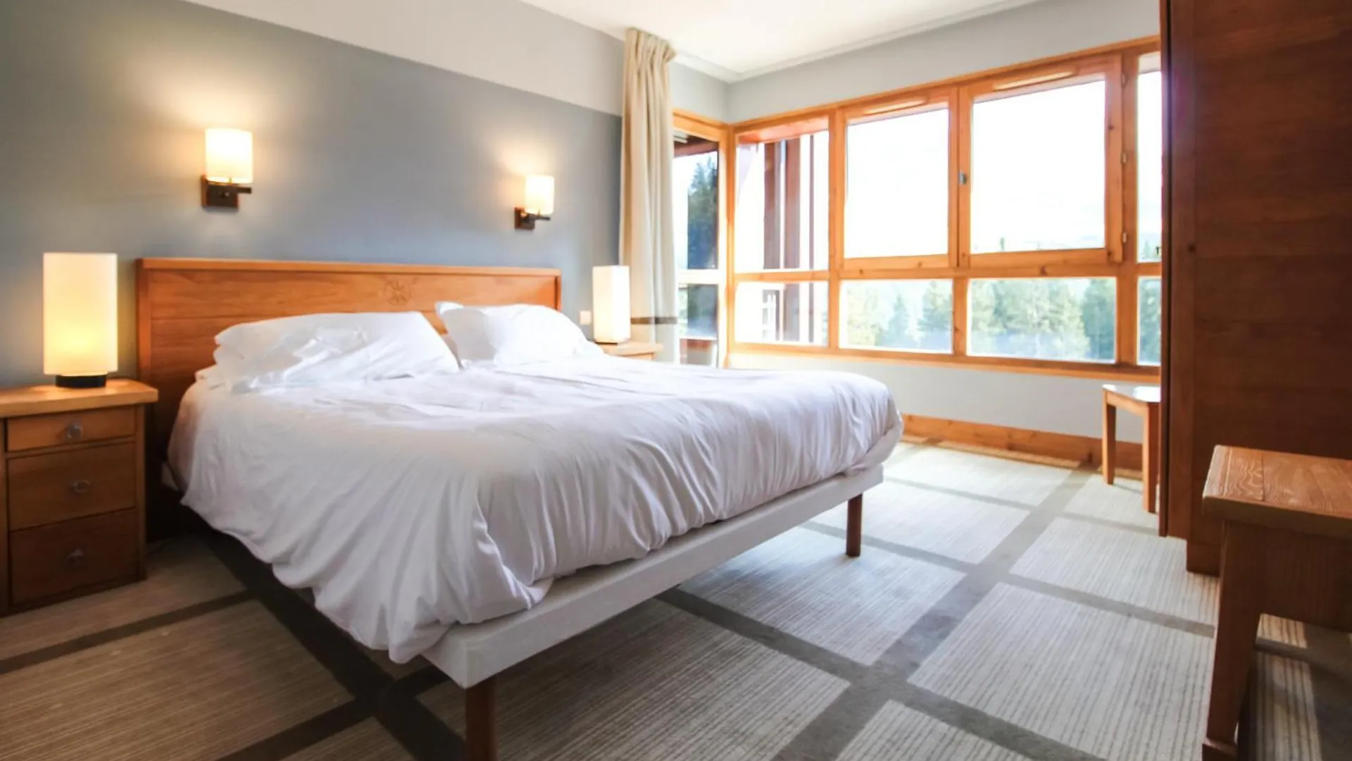 Stunning 3-Bedroom Apartment With Mountain Views Flaine France